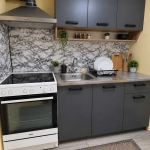 Дава се под наем Двустаен апартамент в Пирдоп - 60 кв.м за 40 € - Снимка #1