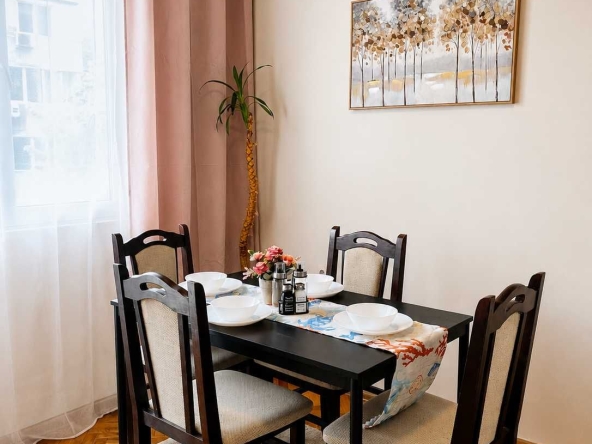 Дава се под наем Тристаен апартамент в Варна, Базар Левски - 68 кв.м за 550 € - Снимка #1
