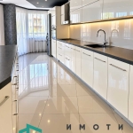 Дава се под наем Тристаен апартамент в София, Център - 154 кв.м за 950 € - Снимка #1