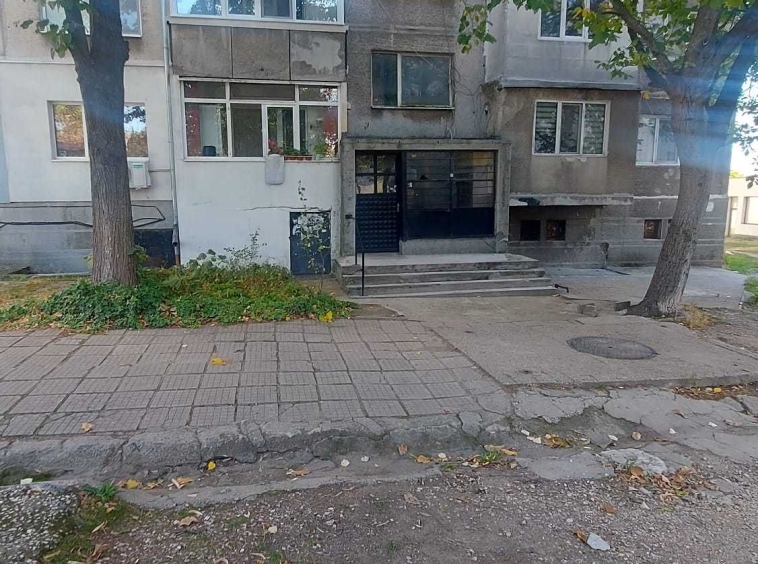 Тристаен апартамент в Хасково, Орфей - 75 кв.м за 800 €/кв.м - Снимка #1