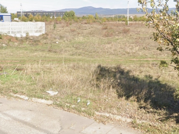 Дава се под наем Парцел в София, Славовци - 2500 кв.м за 500 € - Снимка #1