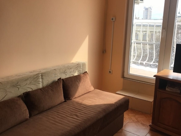 Дава се под наем Едностаен апартамент в Варна, Център - 16 кв.м за 270 € - Снимка #1