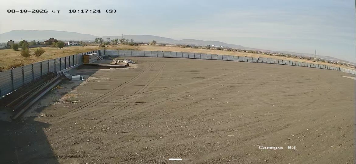 Дава се под наем Склад в с. Волуяк, Област София-град - 8000 кв.м за 3500 € - Снимка #1