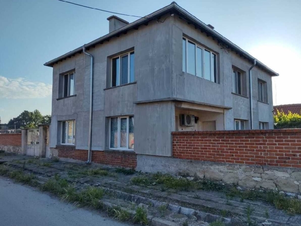 Къща в с. Милево, Област Пловдив - 200 кв.м за 600 €/кв.м - Снимка #1