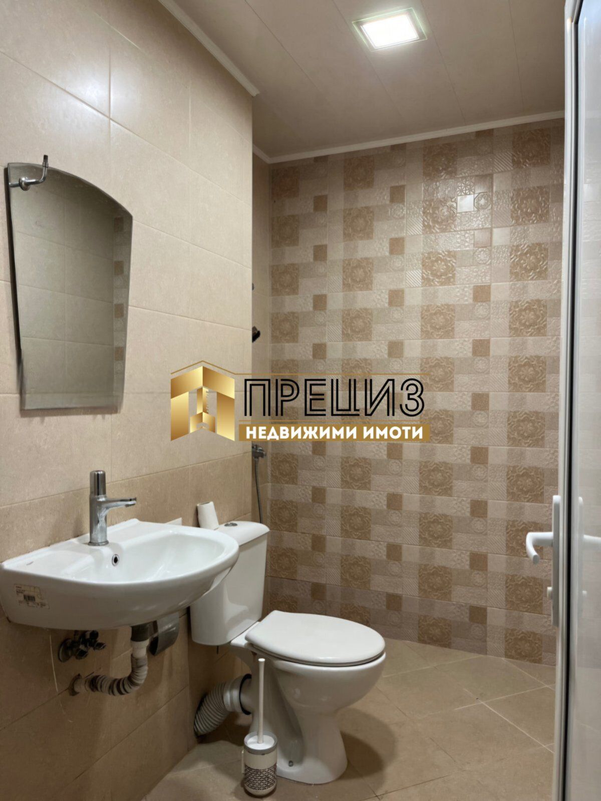Тристаен апартамент в Шумен, Добруджански - 76 кв.м за 1553 €/кв.м - Снимка #1