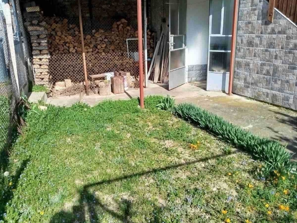 Етаж от къща в Дебелец - 50 кв.м за 2600 €/кв.м - Снимка #1