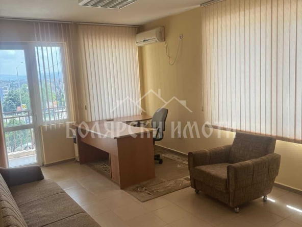 Дава се под наем Офис в Велико Търново, Център - 30 кв.м за 250 € - Снимка #1