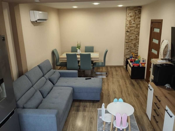 Тристаен апартамент в Казанлък - 75 кв.м за 1307 €/кв.м - Снимка #1