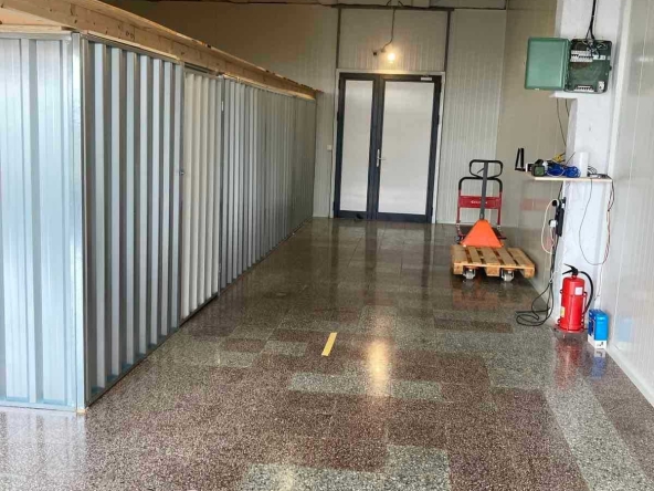 Дава се под наем Склад в София, Център - 6 кв.м за 106.80 € - Снимка #1
