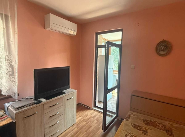 Дава се под наем Едностаен апартамент в Пловдив, Център - 40 кв.м за 230 € - Снимка #1