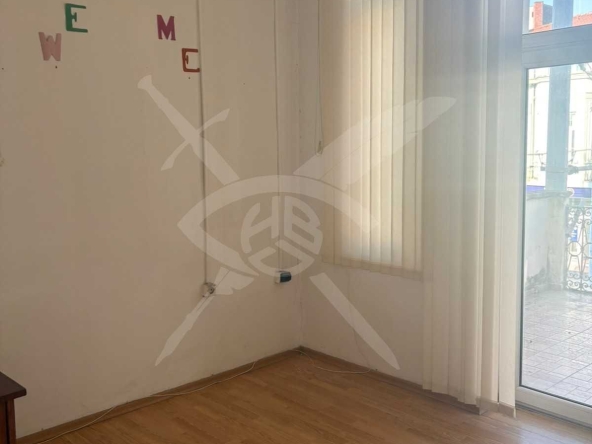 Дава се под наем Офис в Стара Загора, Център - 18 кв.м за 100 € - Снимка #1