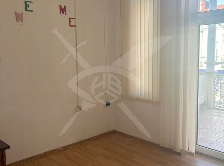 Дава се под наем Офис в Стара Загора, Център - 18 кв.м за 100 € - Снимка #1
