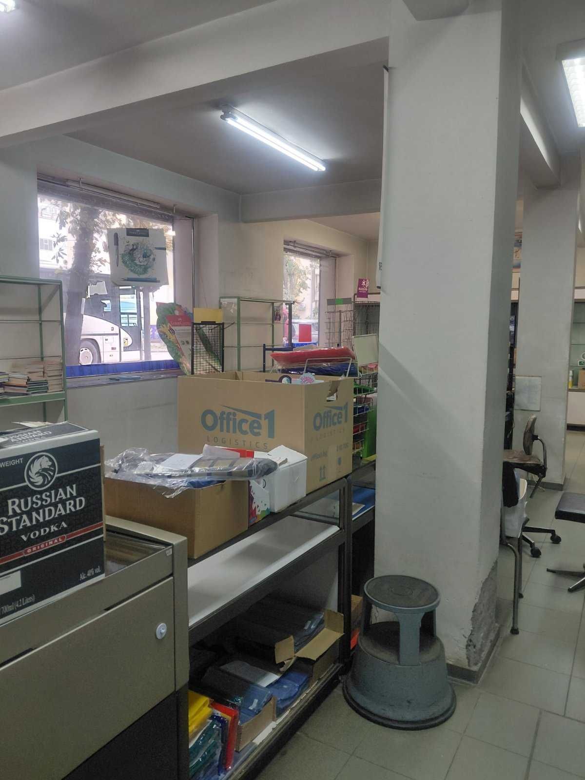 Дава се под наем Магазин в Стара Загора, Център - 86 кв.м за 700 € - Снимка #1