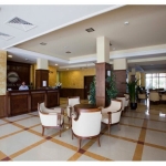 Тристаен апартамент в к.к. Златни пясъци - 105 кв.м за 1767 €/кв.м - Снимка #1