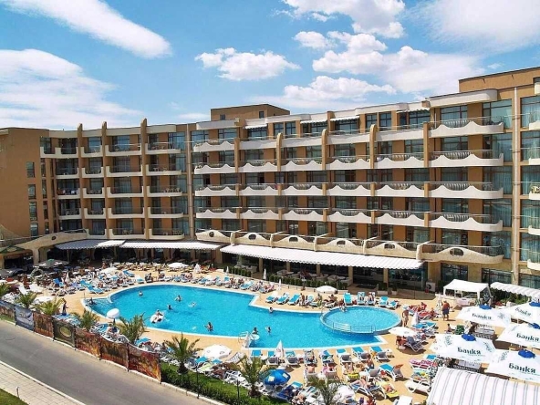 Двустаен апартамент в к.к. Слънчев бряг - 70 кв.м за 1229 €/кв.м - Снимка #1