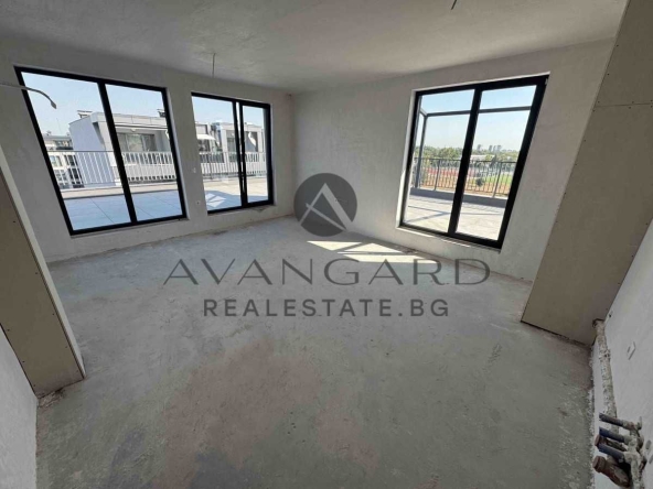 Тристаен апартамент в Пловдив, Кършияка - 215 кв.м за 1021 €/кв.м - Снимка #1