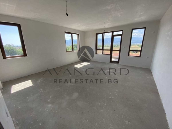 Тристаен апартамент в Пловдив, Остромила - 115 кв.м за 1566 €/кв.м - Снимка #1