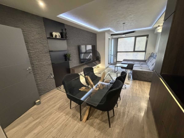 Четиристаен апартамент в Пловдив, Център - 121 кв.м за 3305 €/кв.м - Снимка #1