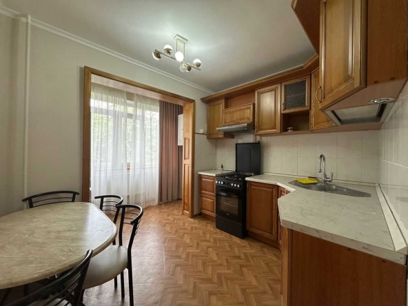 Дава се под наем Двустаен апартамент в София, Света Троица - 59 кв.м за 375 € - Снимка #1