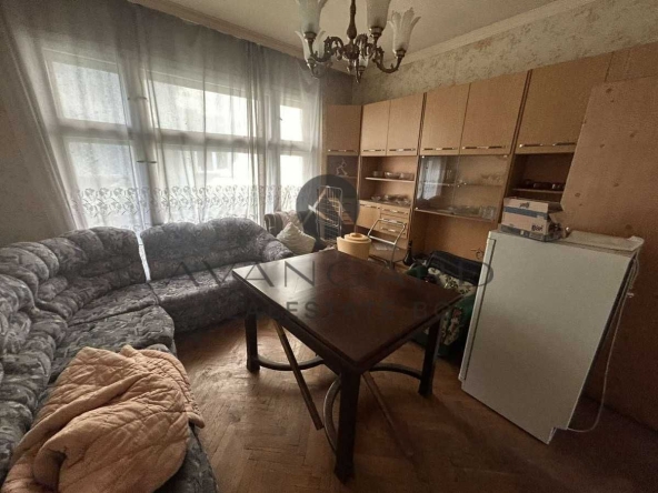 Етаж от къща в Пловдив, Център - 110 кв.м за 2728 €/кв.м - Снимка #1