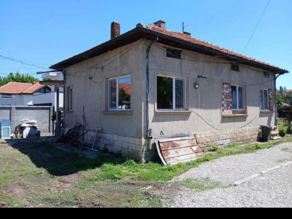 Къща в Левски - 120 кв.м за 584 €/кв.м - Снимка #1