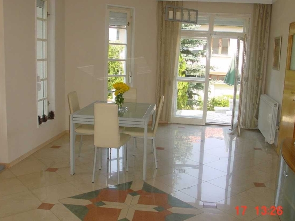 Дава се под наем Къща в Банкя - 210 кв.м за 1300 € - Снимка #1