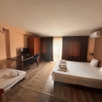 Дава се под наем Едностаен апартамент в Варна, Център - 25 кв.м за 350 € - Снимка #1