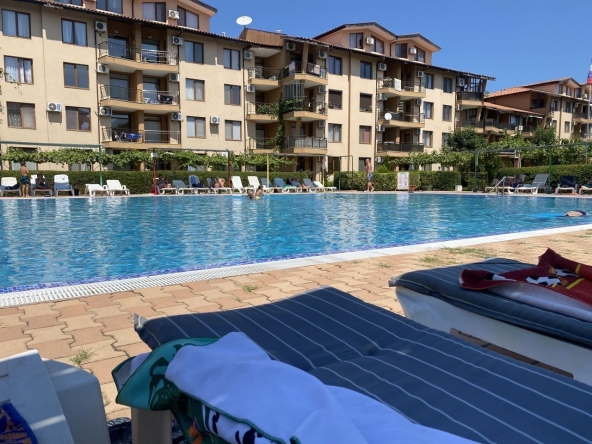 Двустаен апартамент в Царево - 66 кв.м за 891 €/кв.м - Снимка #1