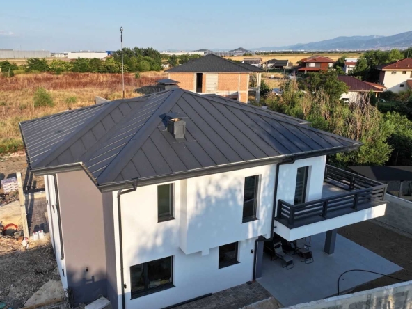 Къща в с. Радиново, Област Пловдив - 245 кв.м за 1327 €/кв.м - Снимка #1