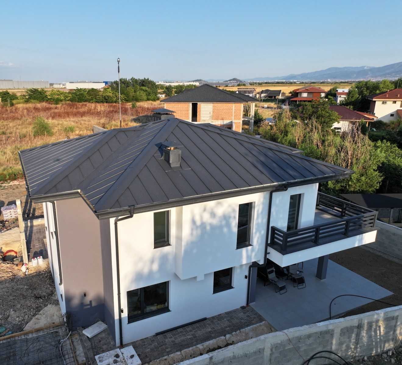 Къща в с. Радиново, Област Пловдив - 245 кв.м за 1327 €/кв.м - Снимка #1