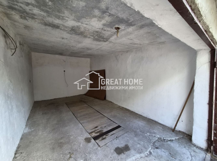 Гараж / Паркомясто в Търговище, Център - 21 кв.м за 1000 €/кв.м - Снимка #1