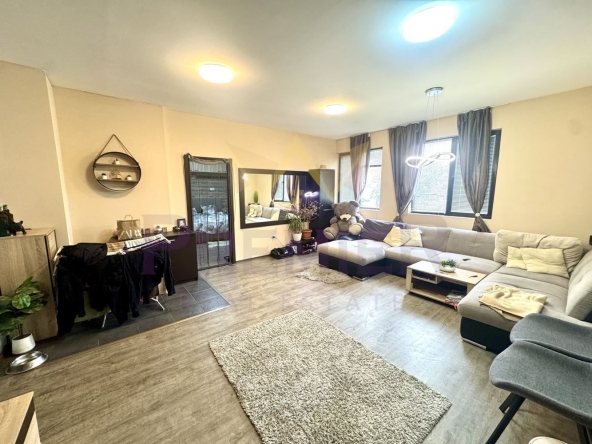 Къща в Варна, Възраждане 3 - 160 кв.м за 1938 €/кв.м - Снимка #1