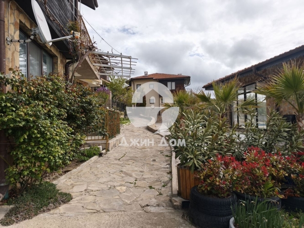 Четиристаен апартамент в с. Кошарица, Област Бургас - 90 кв.м за 578 €/кв.м - Снимка #1
