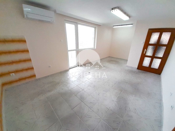 Дава се под наем Къща в Варна, Операта - 180 кв.м за 1050 € - Снимка #1