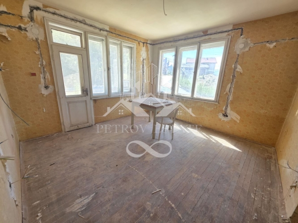 Етаж от къща в Велинград - 288 кв.м за 452 €/кв.м - Снимка #1