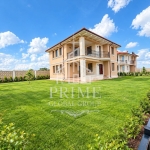 Къща в Поморие - 217 кв.м за 1291 €/кв.м - Снимка #1