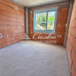Тристаен апартамент в Шумен, 5-ти полк - 141 кв.м за 1500 €/кв.м - Снимка #1