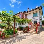 Къща в Шумен, Мътница - 192 кв.м за 1537 €/кв.м - Снимка #1