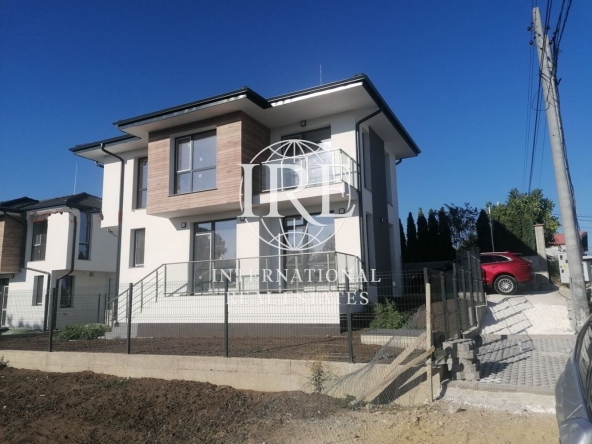 Къща в Варна, м-т Траката - 138 кв.м за 2044 €/кв.м - Снимка #1