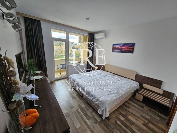 Едностаен апартамент в к.к. Св.Св. Константин и Елена - 40 кв.м за 2500 €/кв.м - Снимка #1