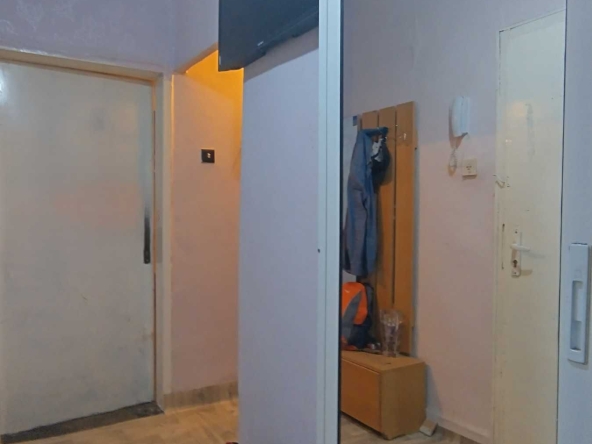 Едностаен апартамент в Добрич, Градска болница - 42 кв.м за 1358 €/кв.м - Снимка #1