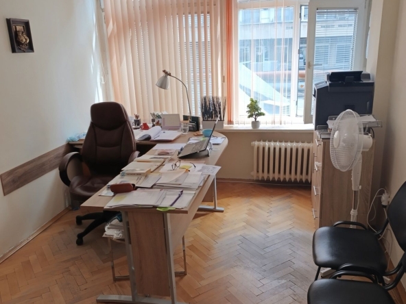 Дава се под наем Офис в София, Карпузица - 15 кв.м за 350 € - Снимка #1
