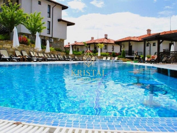 Двустаен апартамент в с. Кошарица, Област Бургас - 66 кв.м за 1046 €/кв.м - Снимка #1