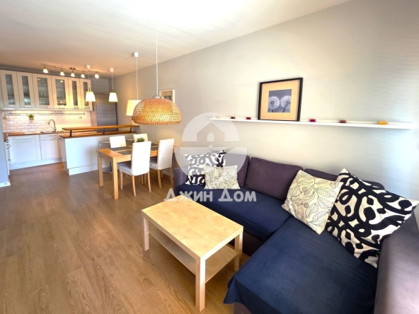 Двустаен апартамент в Бургас, Славейков - 70 кв.м за 2356 €/кв.м - Снимка #1
