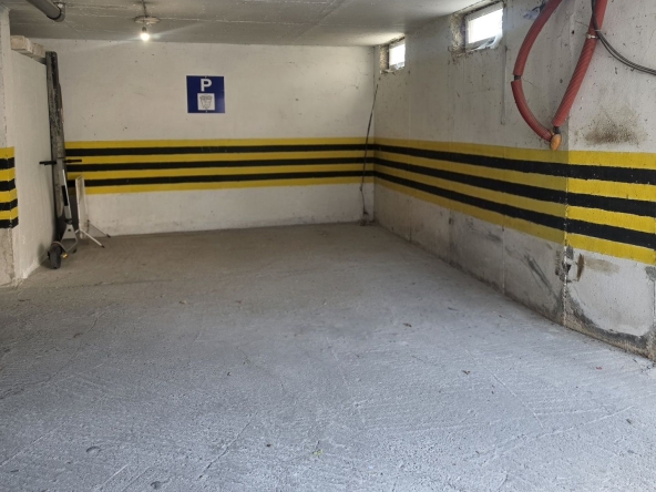 Дава се под наем Гараж / Паркомясто в Свети Влас - 15 кв.м за 110 € - Снимка #1