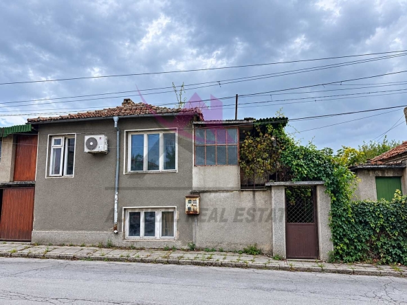 Къща в Варна, Левски - 150 кв.м за 1100 €/кв.м - Снимка #1