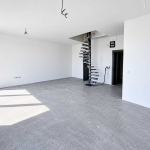 Дава се под наем Тристаен апартамент в Варна, Младост 2 - 118 кв.м за 279000 € - Снимка #1