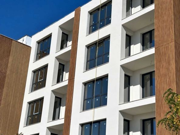 Тристаен апартамент в Варна, Възраждане 2 - 83 кв.м за 1723 €/кв.м - Снимка #1