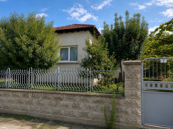 Къща в с. Нова Черна, Област Силистра - 250 кв.м за 300 €/кв.м - Снимка #1