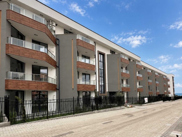 Двустаен апартамент в Бургас, Сарафово - 68 кв.м за 1868 €/кв.м - Снимка #1